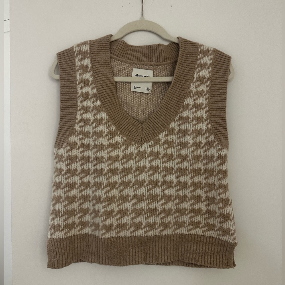 Abercrombie & Fitch Sweater Vest - Beige & White